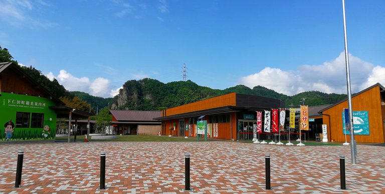 道の駅しもにた・店舗